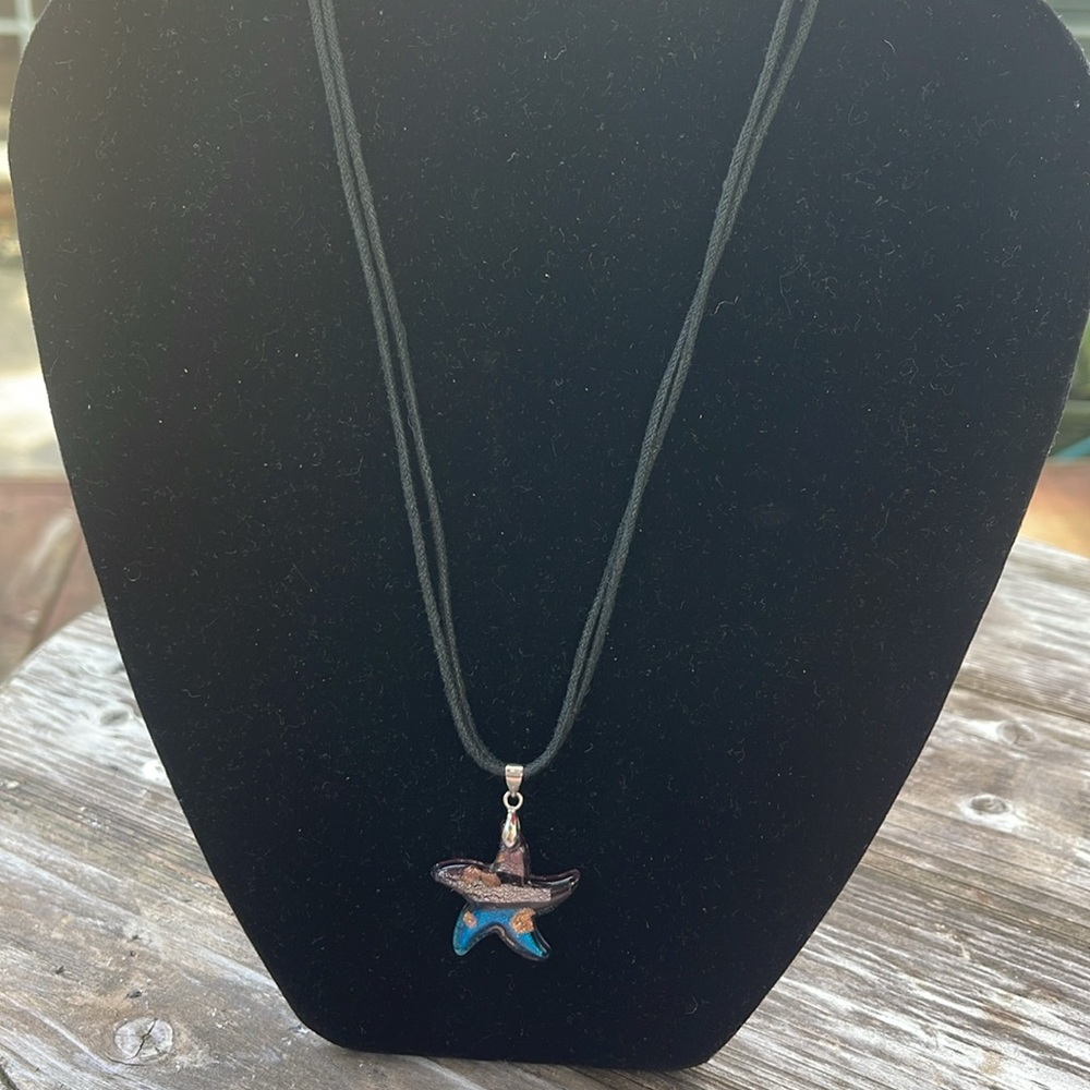 Cord necklace with starfish